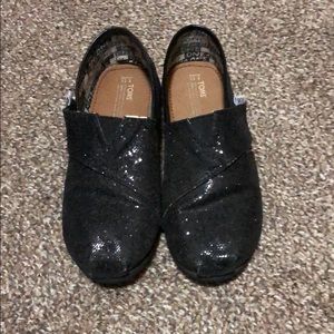Kids black glitter Toms